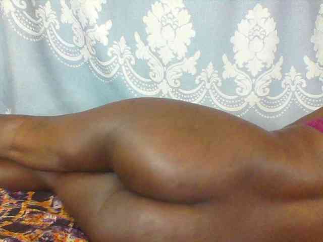 Prettydarksin webcam
