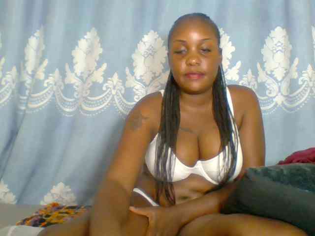 Prettydarksin webcam