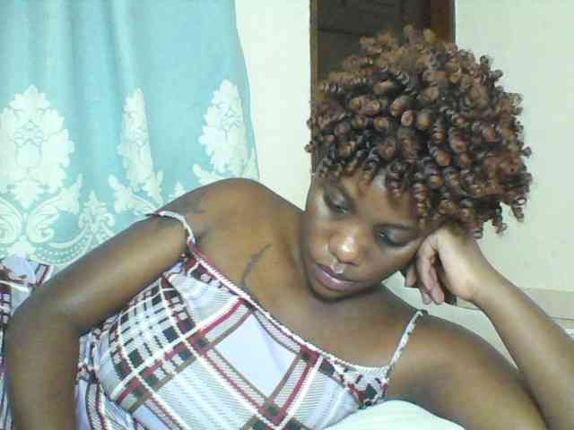 Prettydarksin webcam
