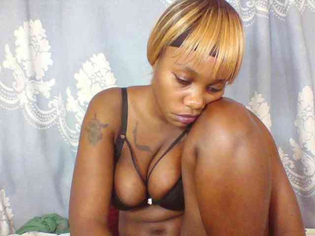 Prettydarksin's webcam live show