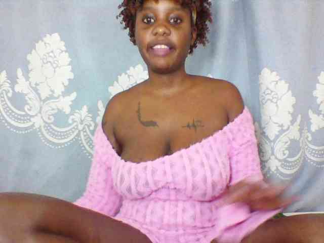 Prettydarksin webcam