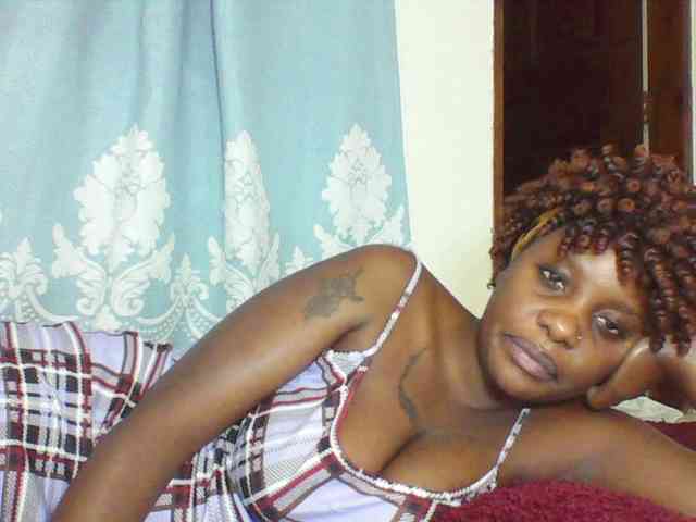 Prettydarksin webcam