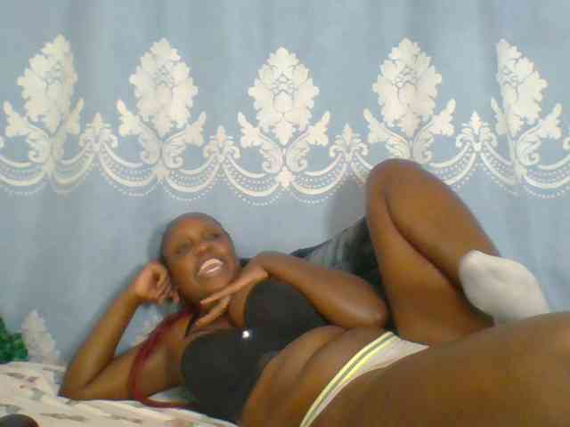 Prettydarksin webcam