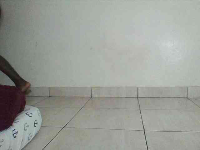Prettydarksin webcam