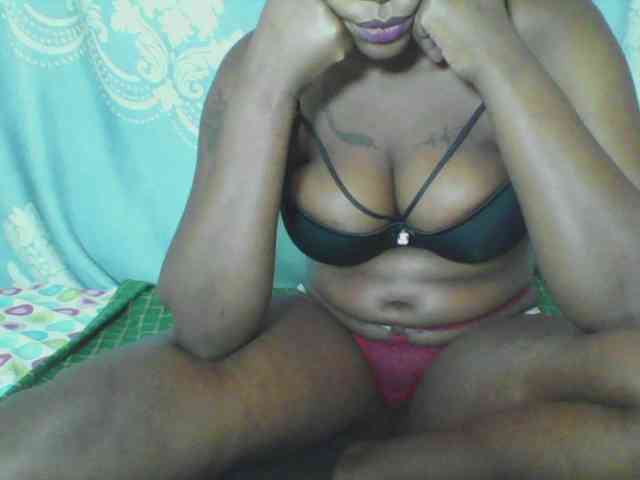 Prettydarksin webcam