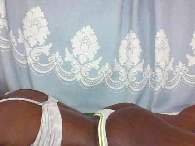 Prettydarksin webcam