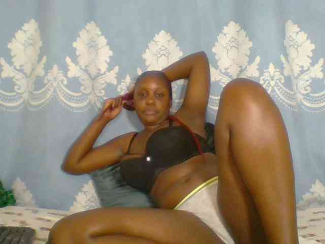 Prettydarksin webcam