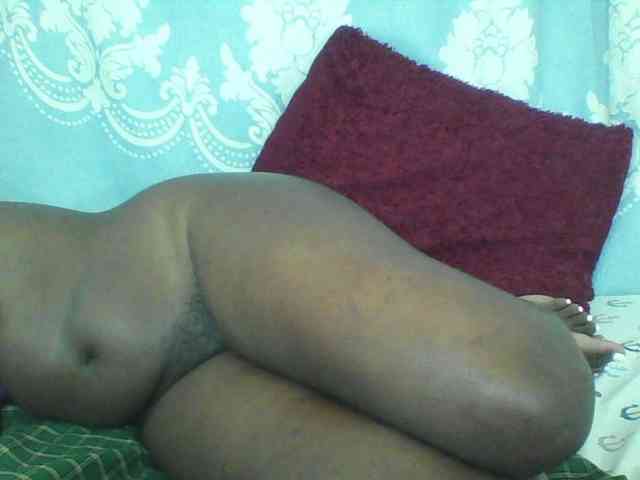 Prettydarksin webcam