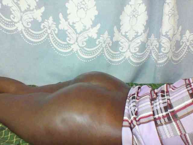 Prettydarksin webcam