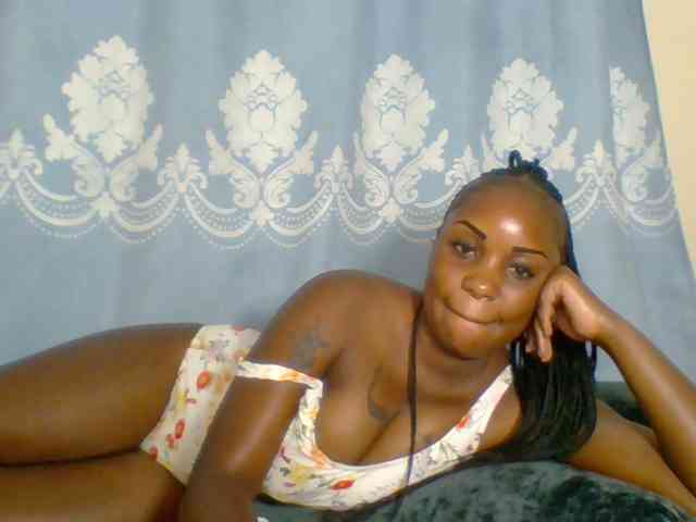 Prettydarksin webcam