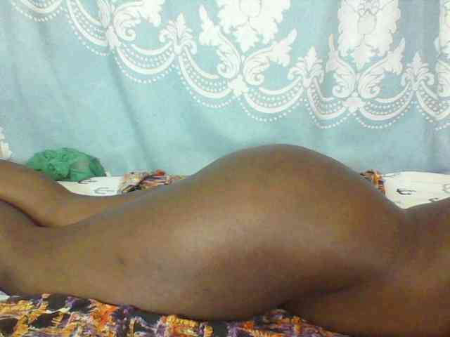 Prettydarksin webcam