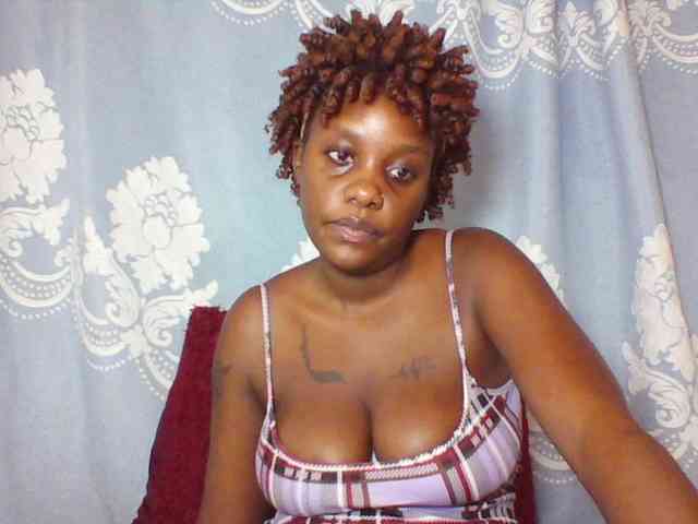 Prettydarksin webcam