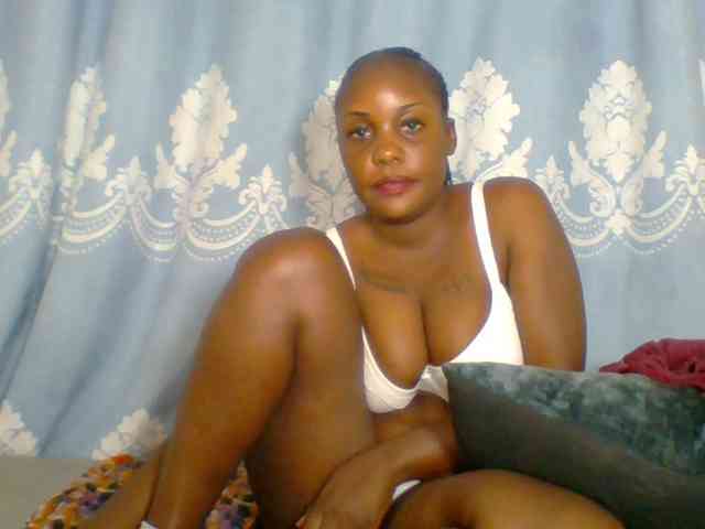 Prettydarksin webcam