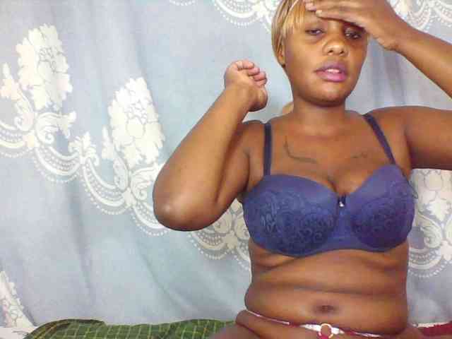 Prettydarksin webcam