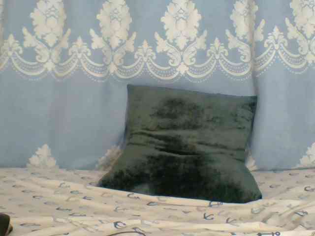 Prettydarksin webcam