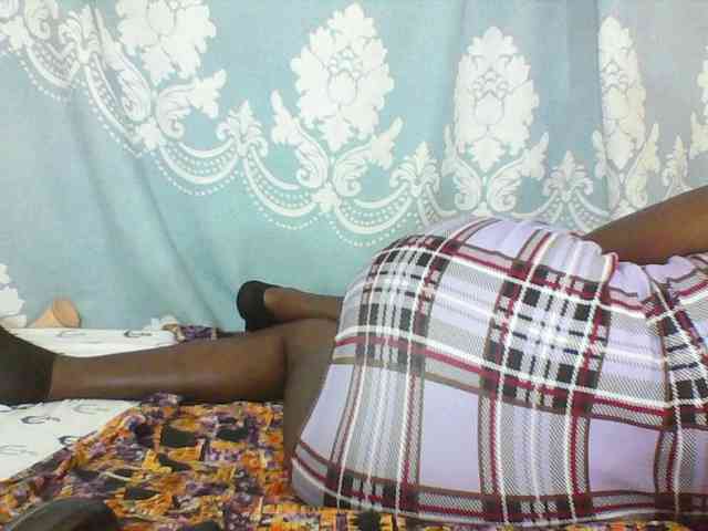 Prettydarksin webcam