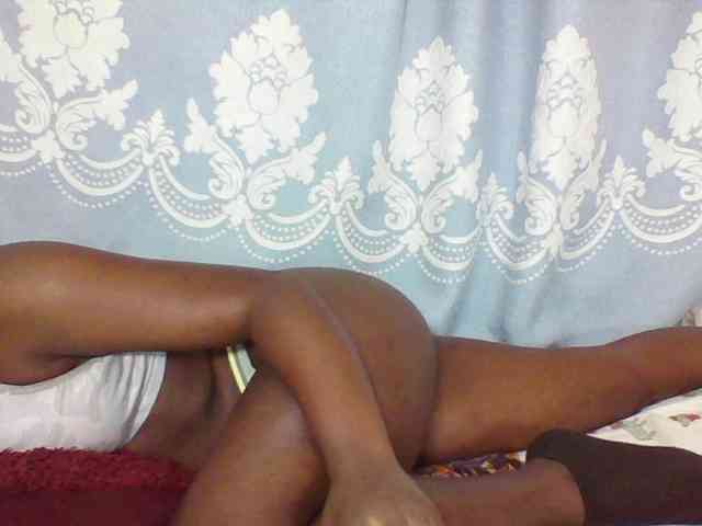 Prettydarksin webcam