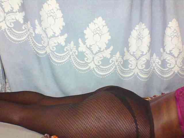 Prettydarksin webcam