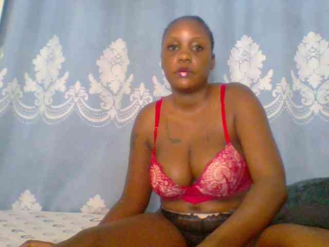 Prettydarksin webcam
