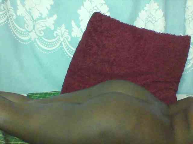 Prettydarksin webcam