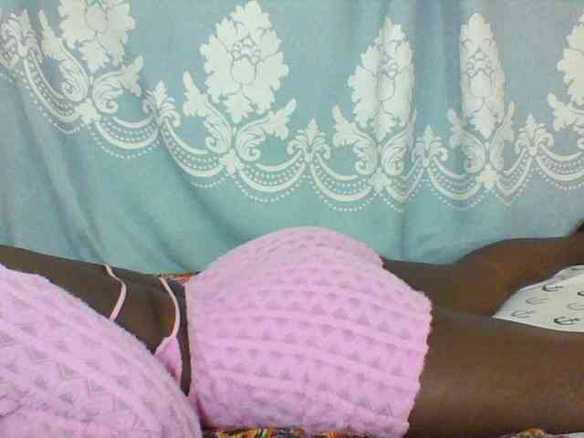 Prettydarksin webcam