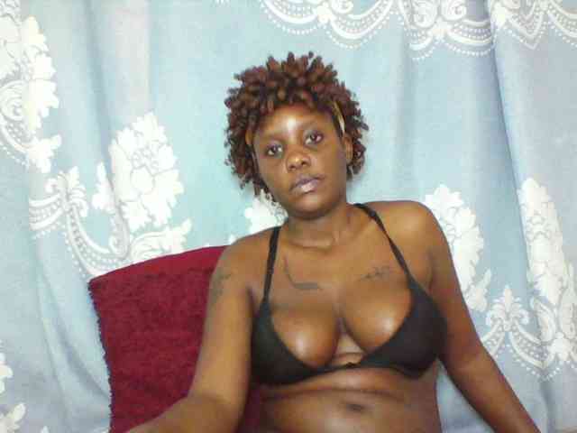 Prettydarksin webcam