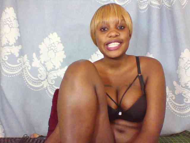 Prettydarksin webcam