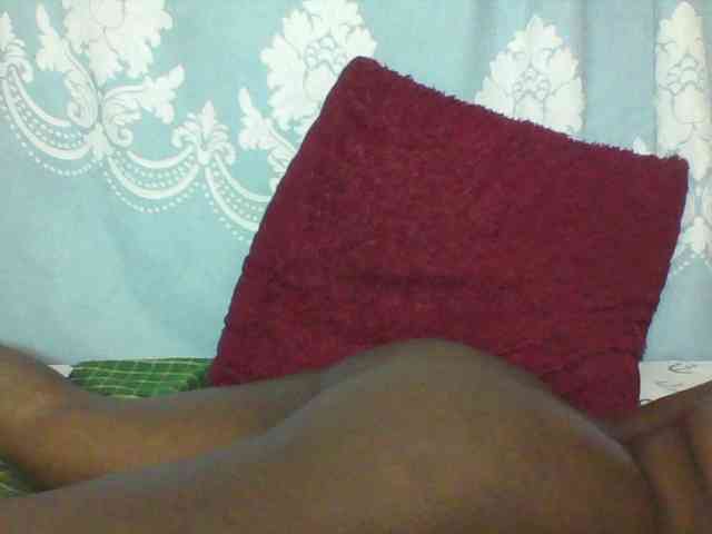 Prettydarksin webcam