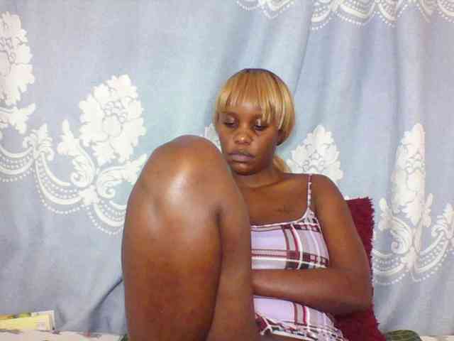 Prettydarksin webcam