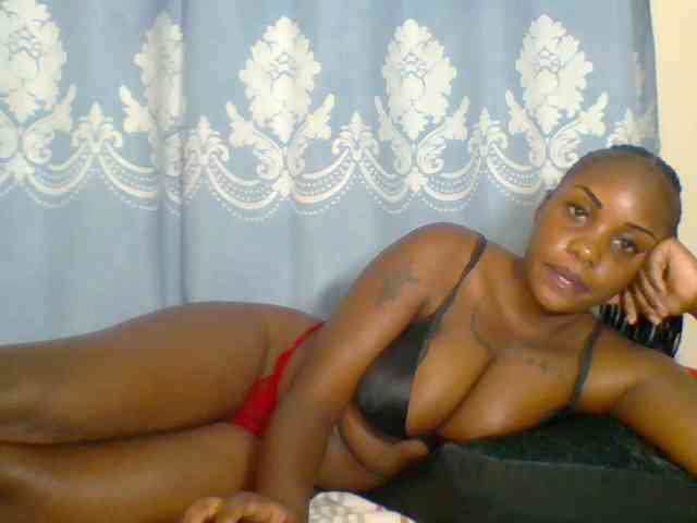 Prettydarksin webcam