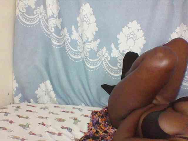 Prettydarksin webcam