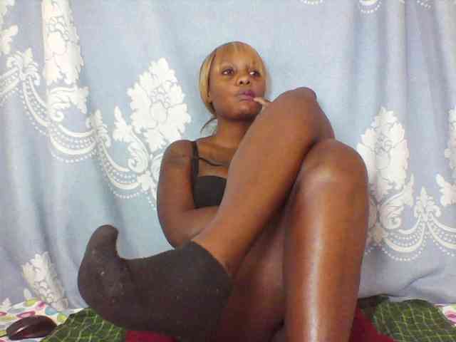 Prettydarksin webcam