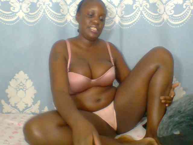 Prettydarksin webcam