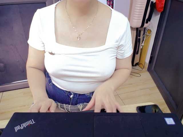 Bella6868 webcam bongacams model stream image