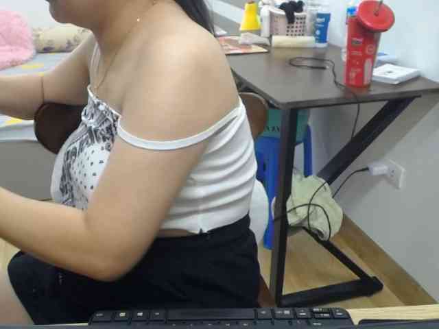 Bella6868 webcam