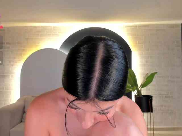 AriTylor webcam