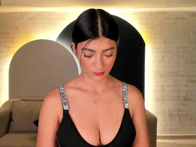 AriTylor webcam