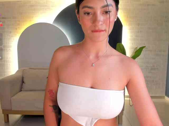 AriTylor webcam