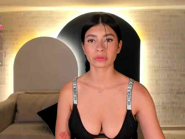 AriTylor webcam