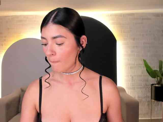 AriTylor webcam