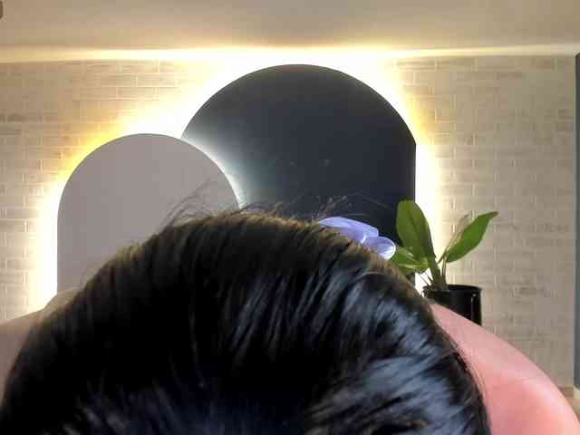 AriTylor webcam