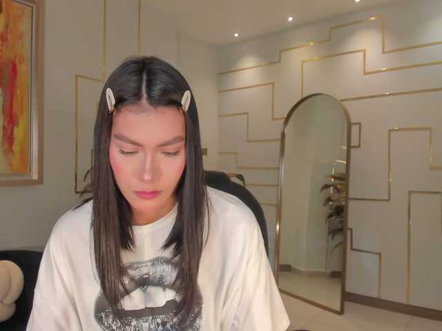 NiaSalvatore's BongaCams show and profile