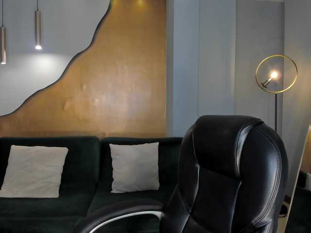 NiaSalvatore's BongaCams show and profile