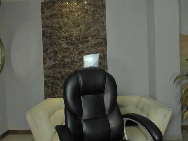 NiaSalvatore's BongaCams show and profile