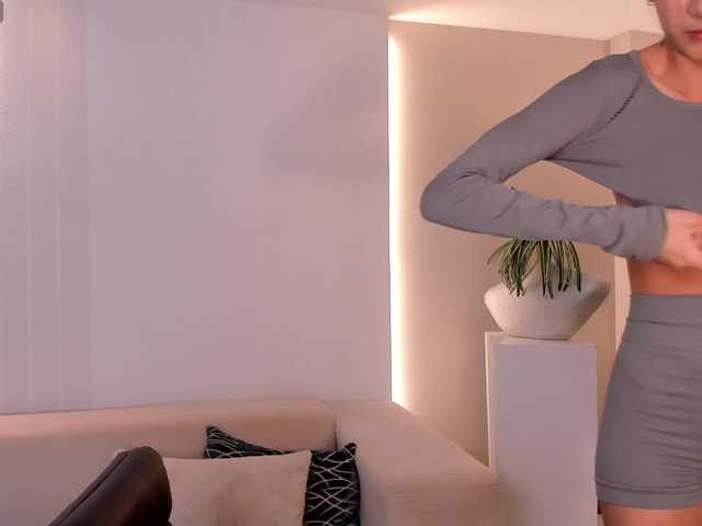 NiaSalvatore's BongaCams show and profile