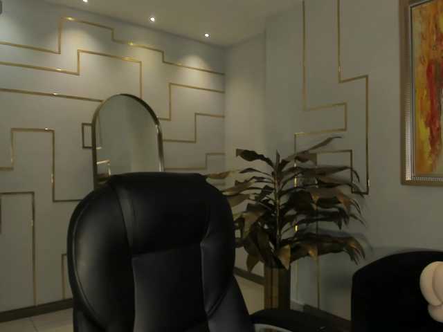 NiaSalvatore's BongaCams show and profile