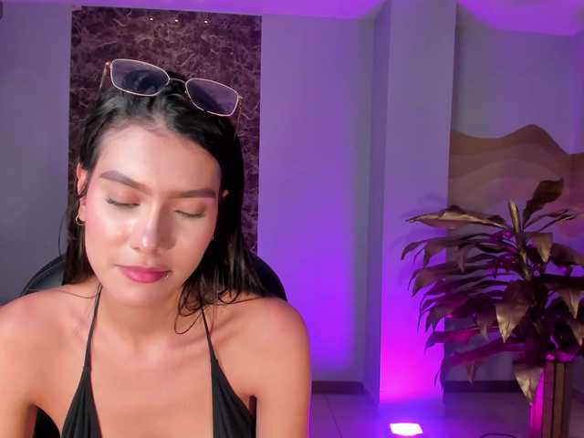 NiaSalvatore's BongaCams show and profile