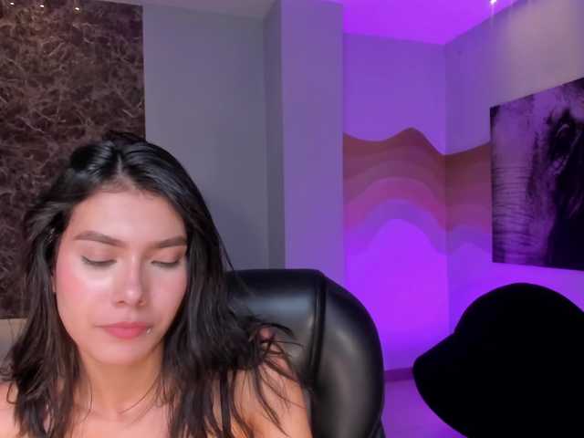 NiaSalvatore from BongaCams