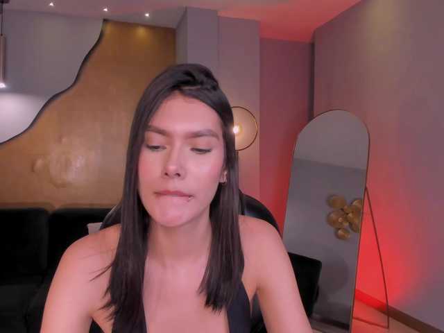 NiaSalvatore's BongaCams show and profile