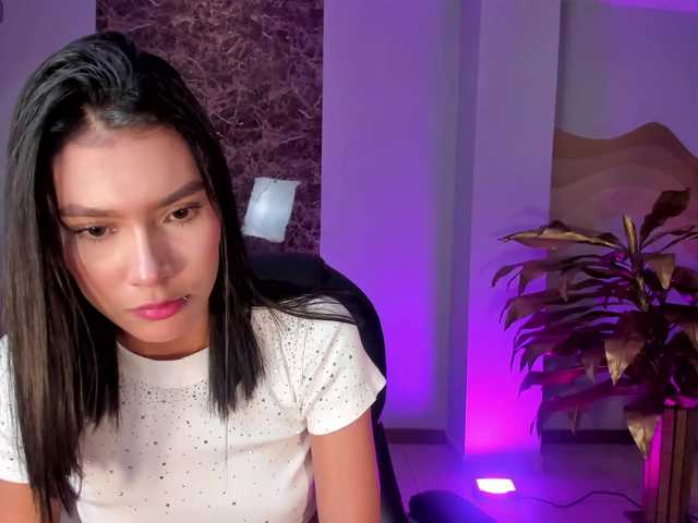 NiaSalvatore's BongaCams show and profile